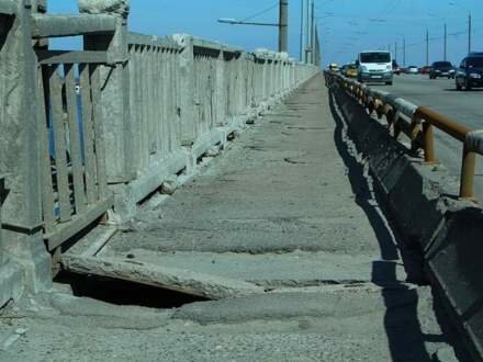 За деньги налогоплательщиков Днепра вышли новости о завершении ремонта Нового моста в январе